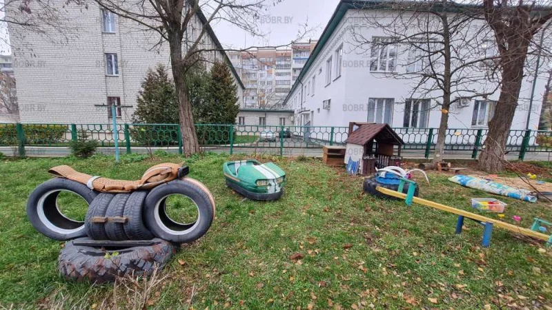 Довольно необычная детская площадка