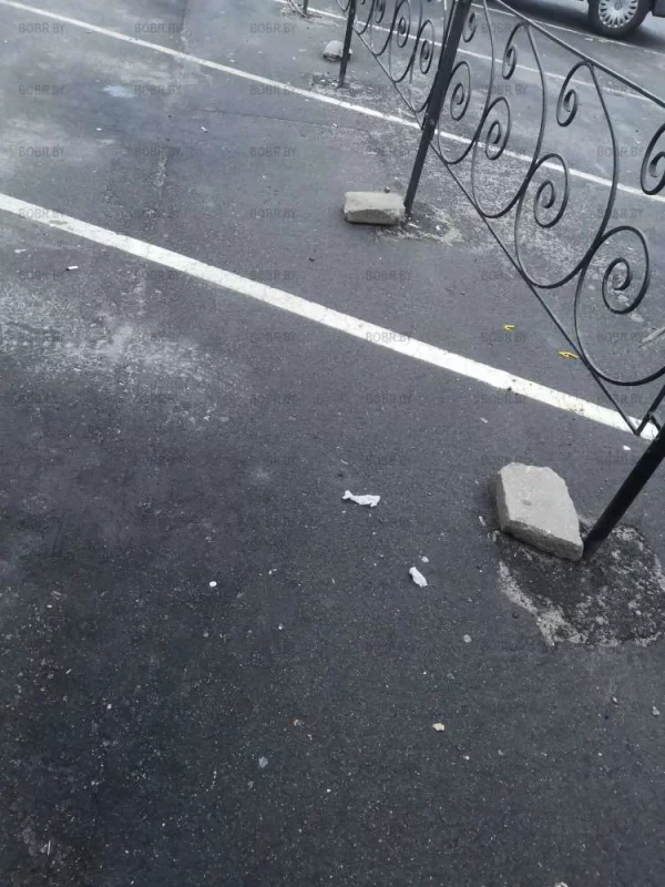 Зачем здесь столько камней валяется? 