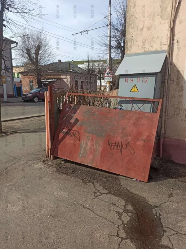 Ворота на улице советской заболели