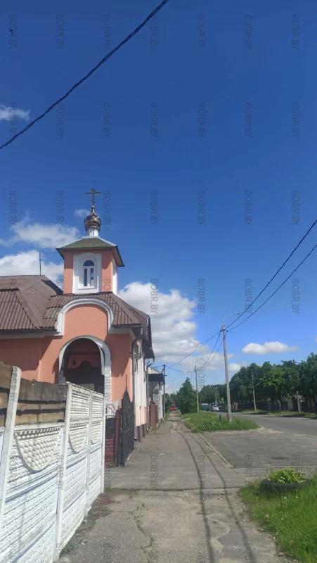Купола в заливе солнце. Церковь К. Маркса