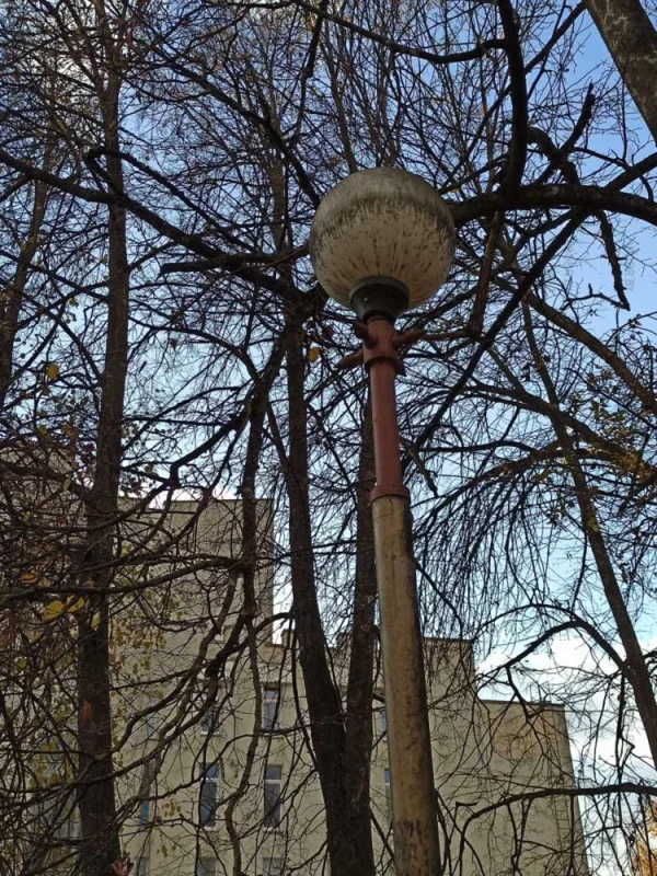 Отличные фонари в сквере