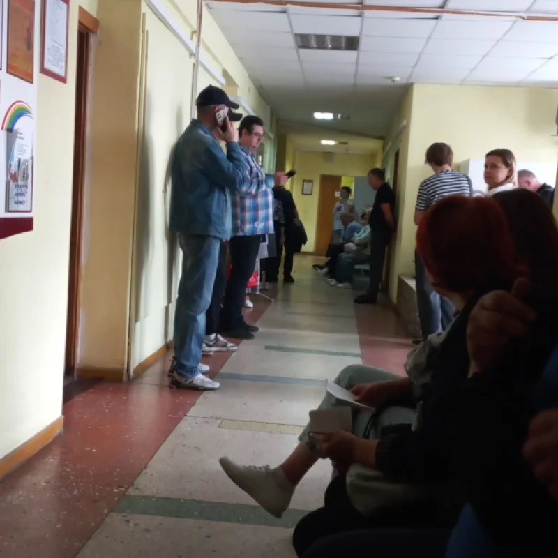 Чтобы сдать кровь с вены нужно отсидеть час - полтора...