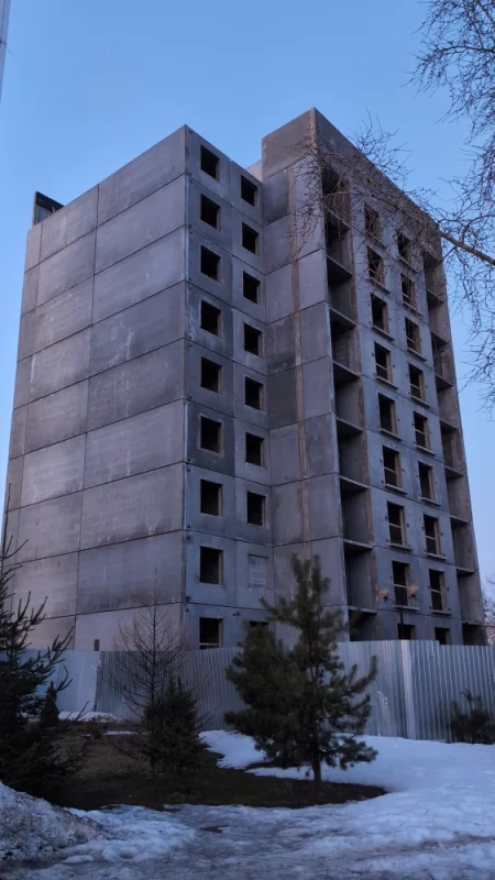 Дом возле Туриста. Уже 9 этажей