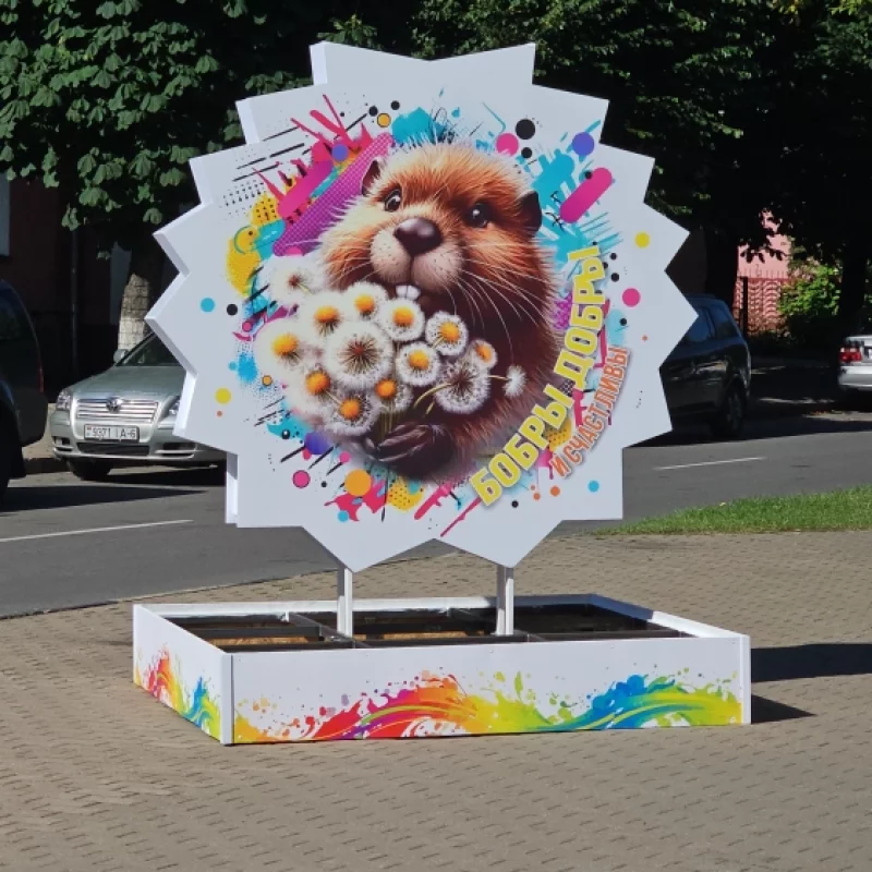 Новая архитектурная малая форма возле драмтеатра