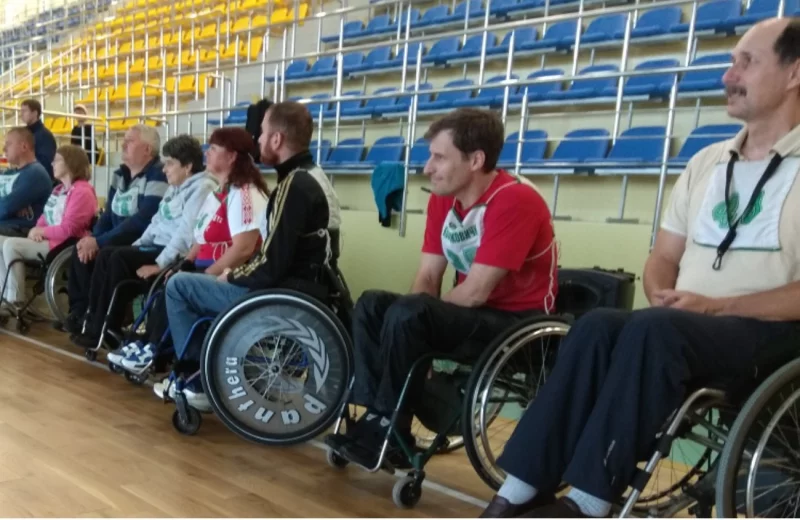 Спортивные соревнования среди колясочников