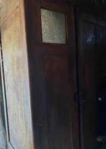 Шкаф. Антиквариат