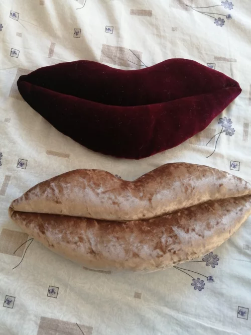 Подушка - поцелуй