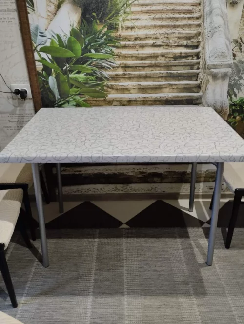 Стол обеденный