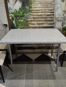 Стол обеденный