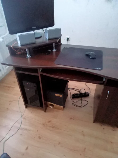 Стол компьютерный