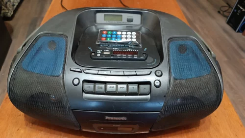 Магнитолу Panasonic