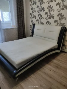 Двуспальная кровать