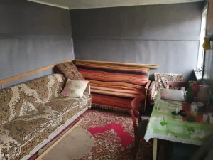 Участок земли с летним домиком