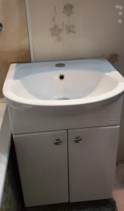 Тумба с раковиной и шкафчик