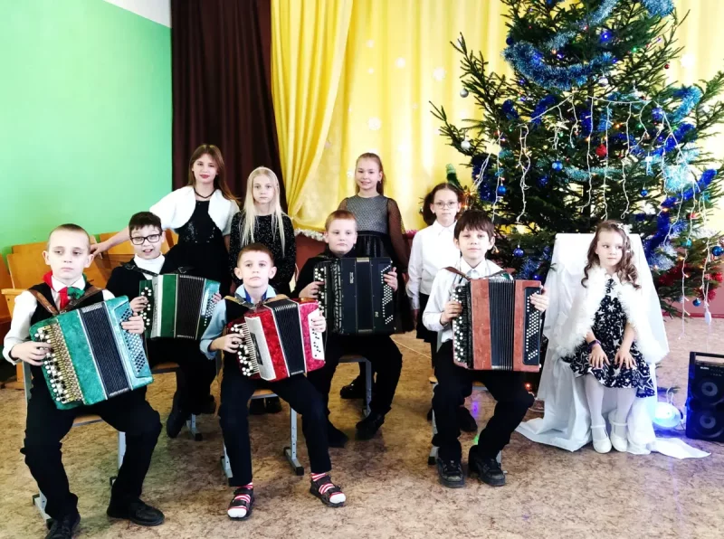 Новогоднее настроение в Бобруйской районной детской школе искусств