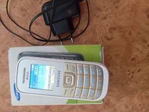 Кнопочный телефон