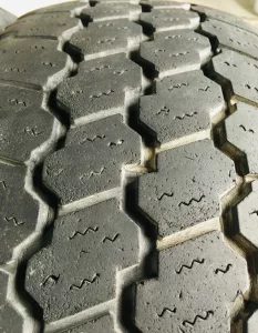 Покрышки грузолегковые 205/65/15с Lassa