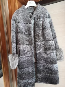 Шуба натуральная (коза, писец) 48 размер. ПОЧТИ НОВАЯ!