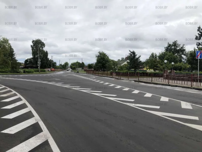Около вокзала новая разметка. И убрали один пешеходный переход