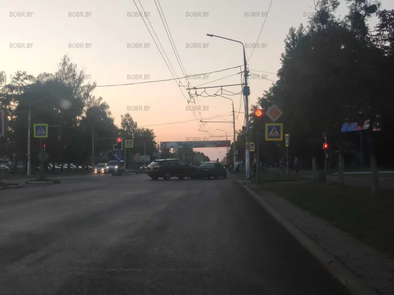 Ещё одна авария на перекрестке улиц Минской и Орджоникидзе.