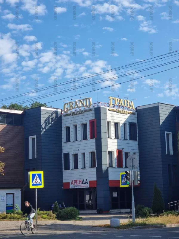 По мнению жителей, Одно из самых некрасивых зданий города.