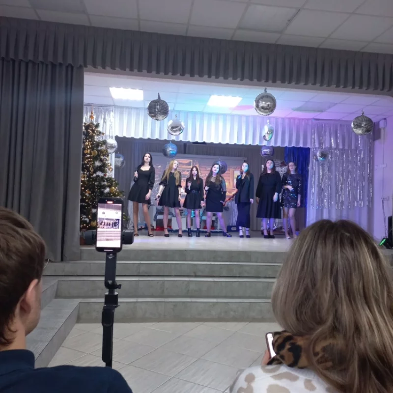 Отчётный концерт в торговом колледже