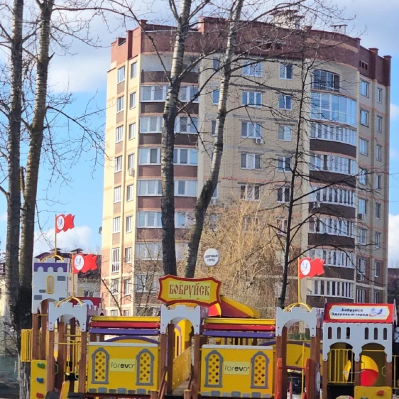 Красивая детская площадка