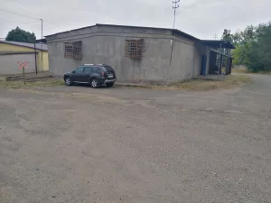 Утепленный склад отлично подойдет под СТО (высота потолка 4 метра)