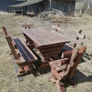 Табуретки из массива дерева