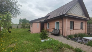Добротный деревянный дом по адресу пер.Ручейный