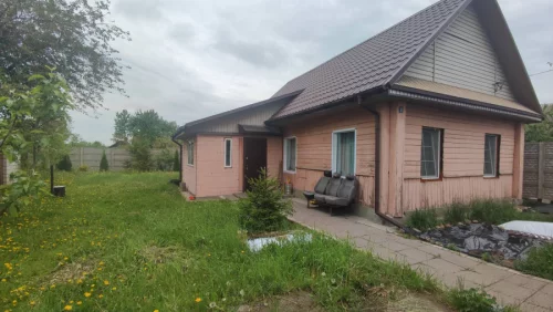 Добротный деревянный дом по адресу пер.Ручейный