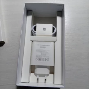 Телефон HONOR 200