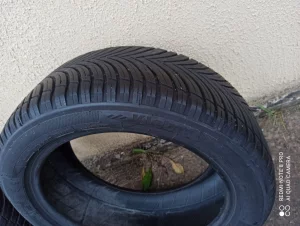 225/50/17 KLEDER в отличном состоянии. 250р (зима)