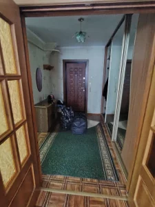 Продам однокомнатную квартиру пр. Строителей 34
