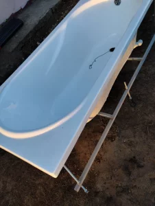 Ванна акриловая с экраном 1. 60