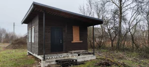 Не достроенный дом с участком 25 соток в д. Ломы