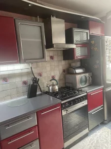 Угловую кухню с вытяжкой, срочно