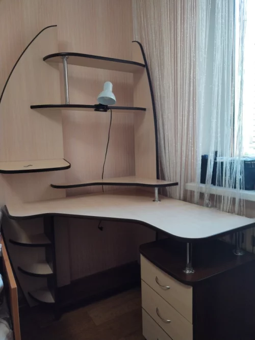Стол письменный