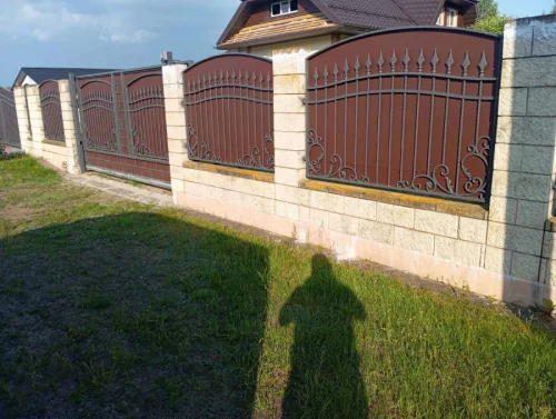 Установка заборов, ворот, устройство отмостки, дорожки