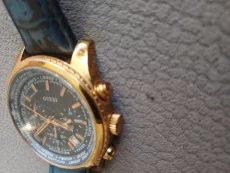 Часы GUESS
