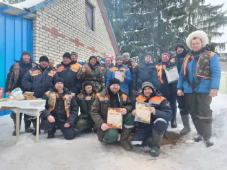 Энергетики Бобруйска устроили битву за самую крупную щуку на льду Чигиринки