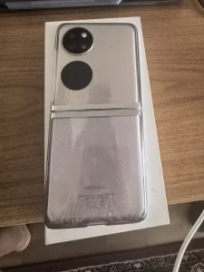 Huawei P50 pocket 1000р