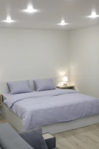 Студия премиум класса в центре в новом доме на сутки, часы