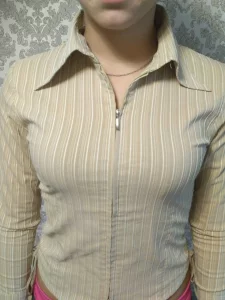 Рубашка бежевая