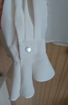 Блузка  нарядная с воланами