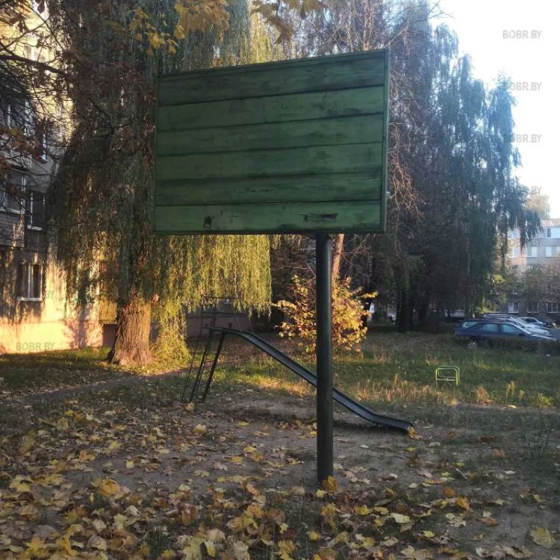Баскетбольная площадка, но без кольца((