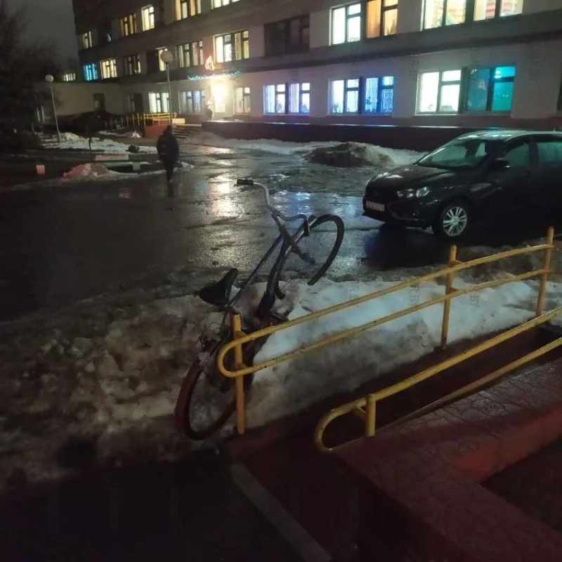 Парковка возле поликлиники