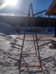 Металлическая конструкция для хранения автозапчастей, бамперов