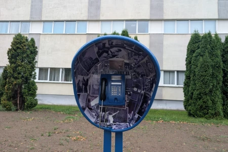 Таксофон вернулся на ул. Советскую. Но с него не позвонить