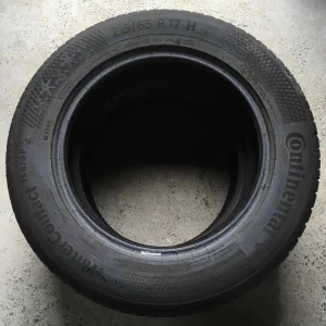 Покрышки зимние 215/65/17 Continental